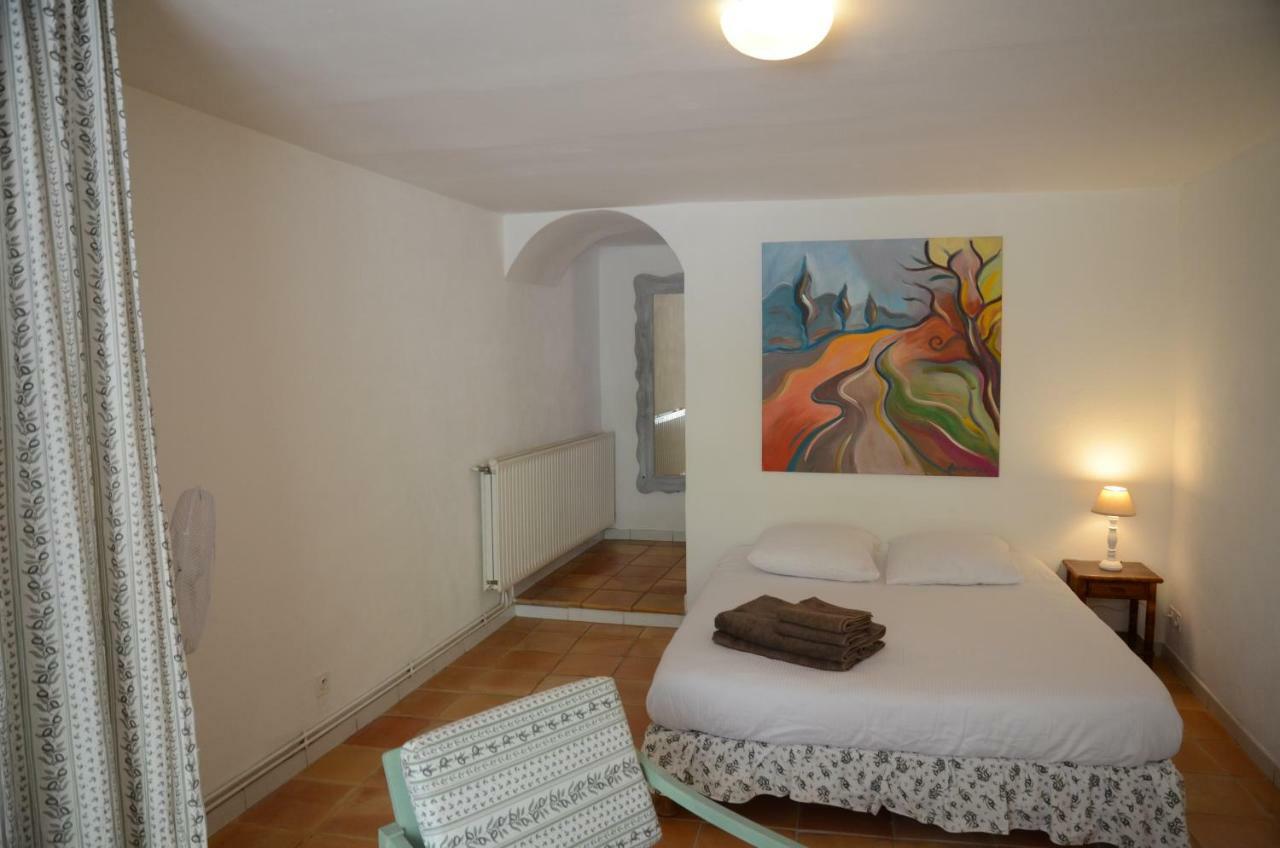 Domaine Hemmitage Apartment Salernes Bagian luar foto