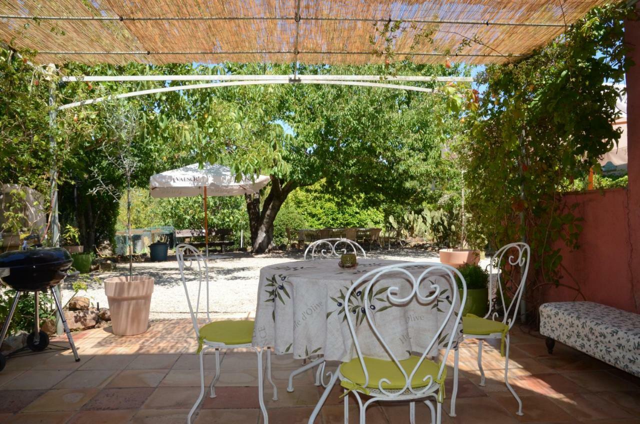 Domaine Hemmitage Apartment Salernes Bagian luar foto