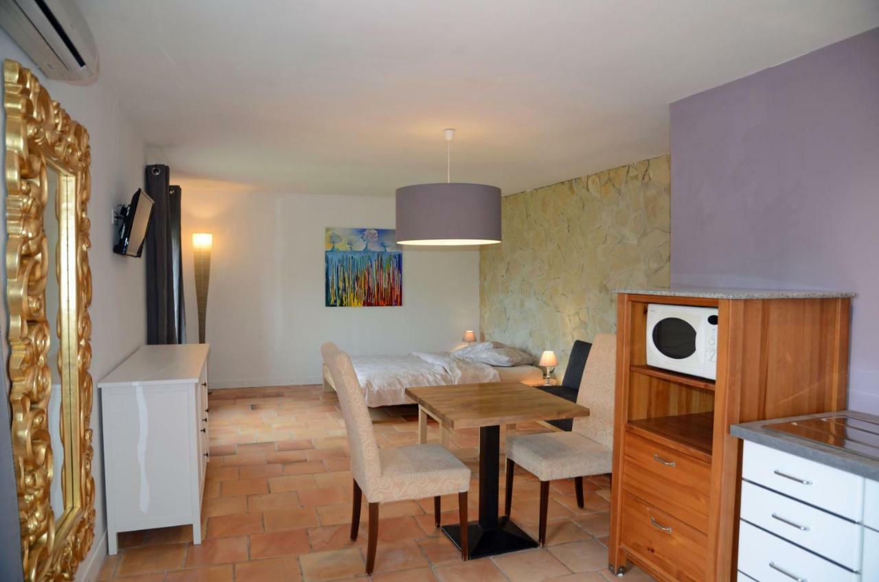 Domaine Hemmitage Apartment Salernes Bagian luar foto