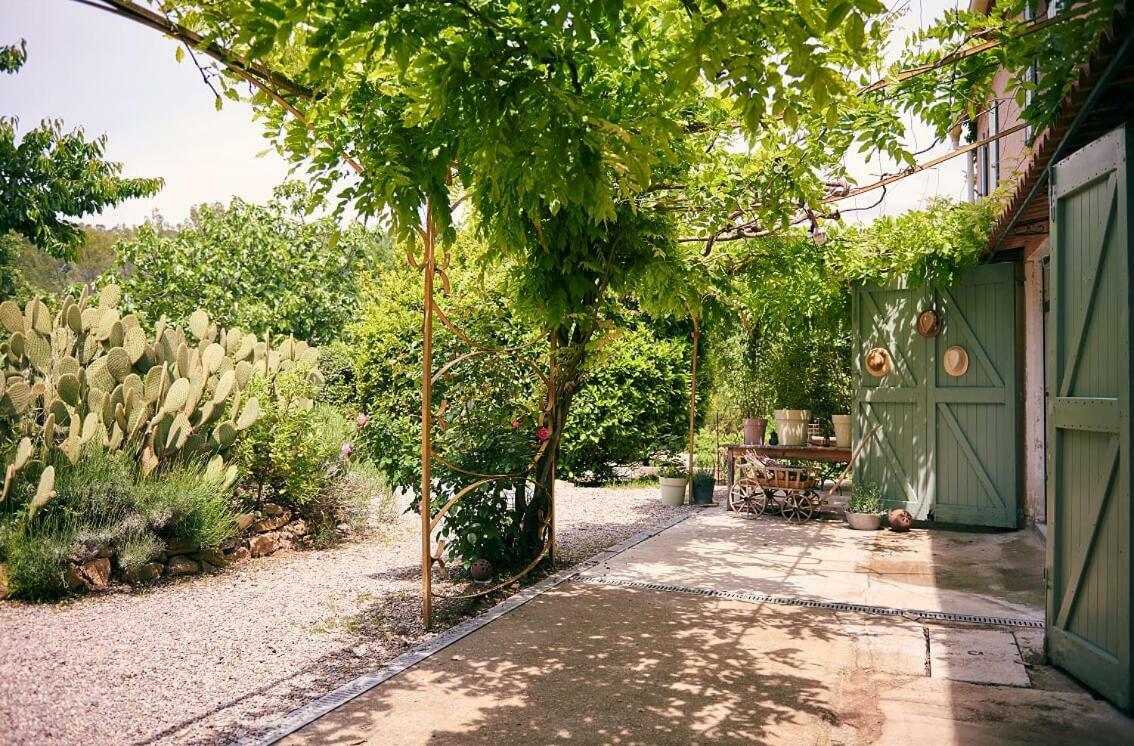 Domaine Hemmitage Apartment Salernes Bagian luar foto
